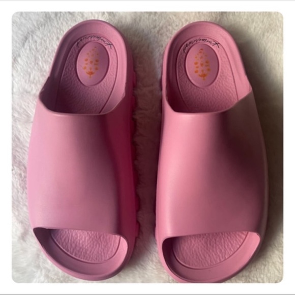 Free People HALFTIME SLIDES SIZE 37 / 38 NWT - Picture 9 of 12